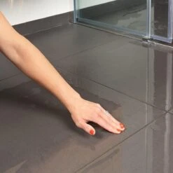 Secucare Anti Slip Spray 100ml - Antislip Voor Tegelvloeren -Bol Schoonmaak Winkel 1200x1200 145