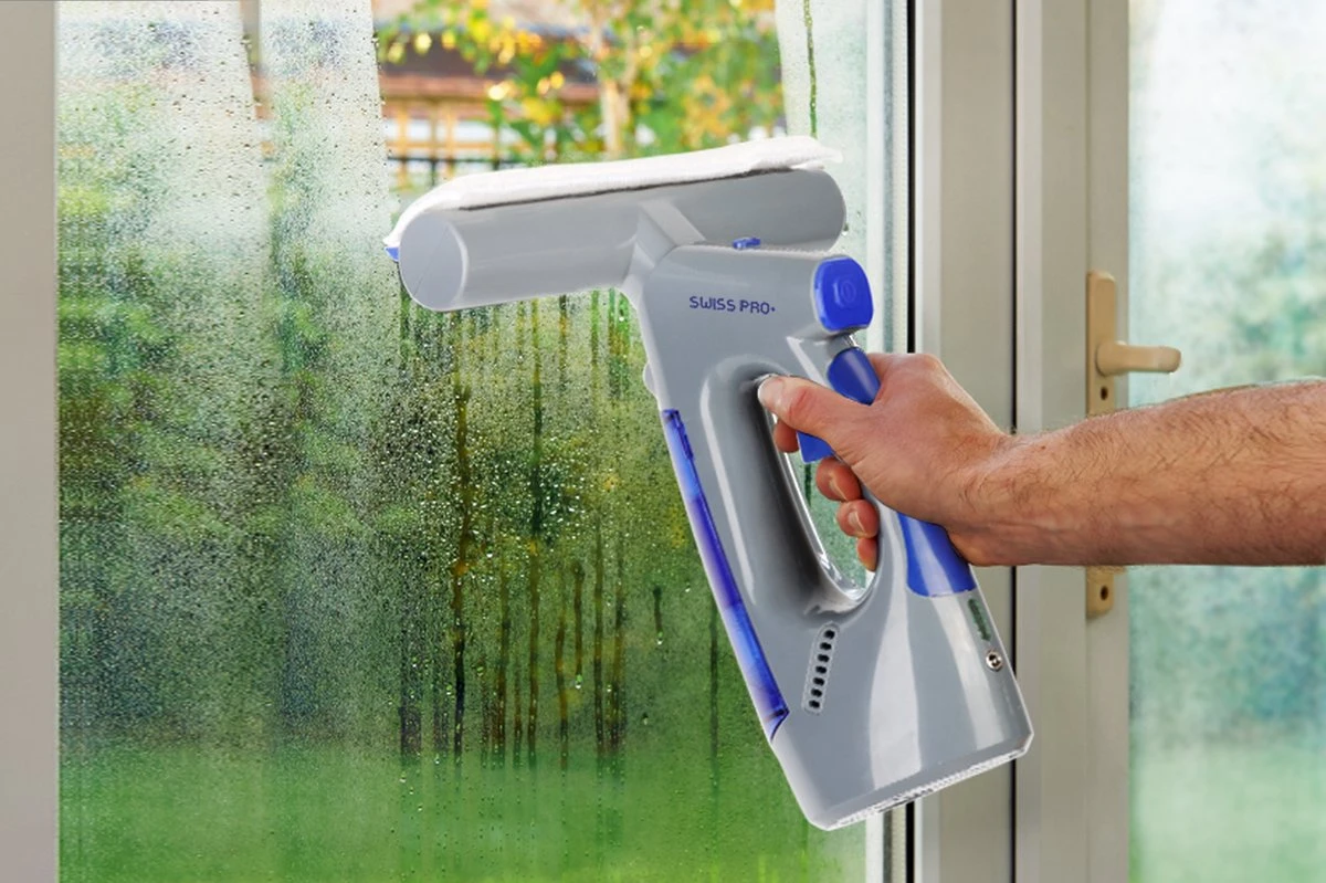 Swiss Pro+ Ruitenreiniger 3 in 1 WV 2 Blue Edition Window Vac - ca. 120 m² - Waterzuiger - incl. smalle zuigmond - Oplaadbaar - Raamwisser - Streeploos - Clicksystem - 2 Microvezeldoekjes - Met Sprayfunctie - Low Noise - Hepafilter Swiss Pro+ Ruitenreiniger 3 In 1 WV 2 Blue Edition Window Vac - Ca. 120 M² - Waterzuiger - Incl. Smalle Zuigmond - Oplaadbaar - Raamwisser - Streeploos - Clicksystem - 2 Microvezeldoekjes - Met Sprayfunctie - Low Noise - Hepafilter -Bol Schoonmaak Winkel 1200x799 1