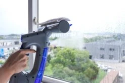 Swiss Pro+ Ruitenreiniger 3 In 1 WV 2 Blue Edition Window Vac - Ca. 120 M² - Waterzuiger - Incl. Smalle Zuigmond - Oplaadbaar - Raamwisser - Streeploos - Clicksystem - 2 Microvezeldoekjes - Met Sprayfunctie - Low Noise - Hepafilter 9 Swiss Pro+ Ruitenreiniger 3 In 1 WV 2 Blue Edition Window Vac - Ca. 120 M² - Waterzuiger - Incl. Smalle Zuigmond - Oplaadbaar - Raamwisser - Streeploos - Clicksystem - 2 Microvezeldoekjes - Met Sprayfunctie - Low Noise - Hepafilter -Bol Schoonmaak Winkel 1200x799 2